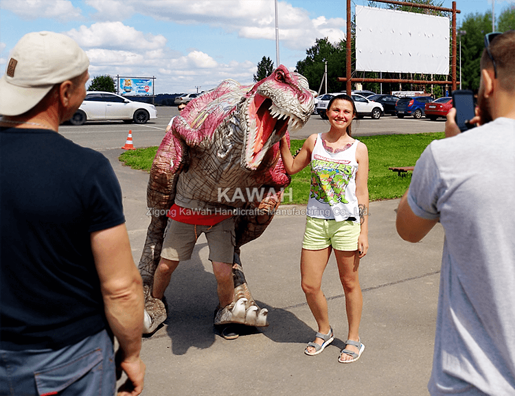 超轻灵活的逼真恐龙服装