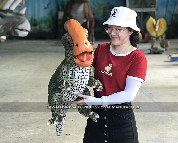 仿真恐龙表演道具-副栉龙小手偶模型